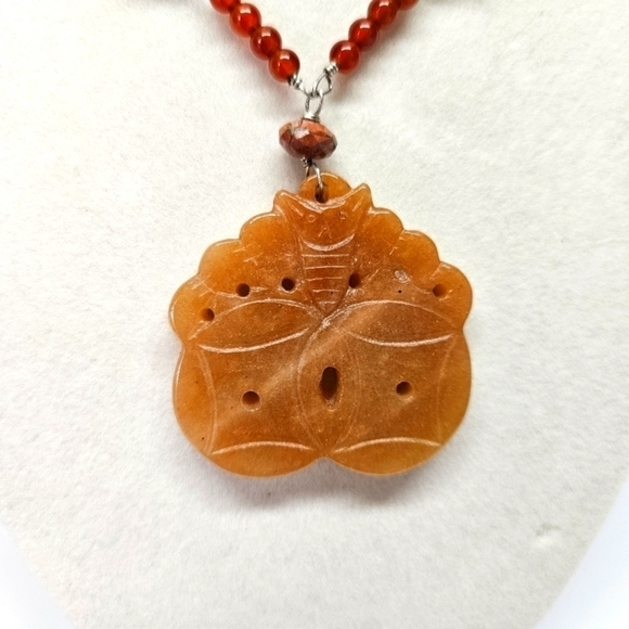 VINTAGE Carved Carnelian Pendant Beaded Silver-Tone Necklace - Picture 8 of 8